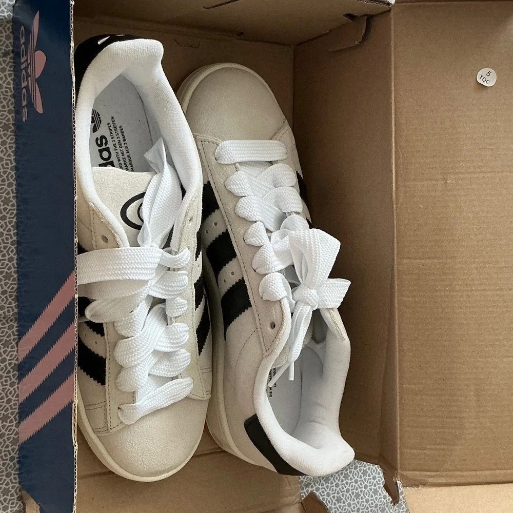 Adidas Classic White and Black Trainers 8 and a half